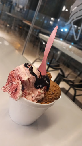 Aspen Helado Artesanal y Cafe (Costanera) - Ice cream shop en Villa Carlos Paz