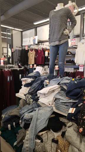 Clothing Store «Old Navy», reviews and photos, 3525 W Carson St #77, Torrance, CA 90503, USA