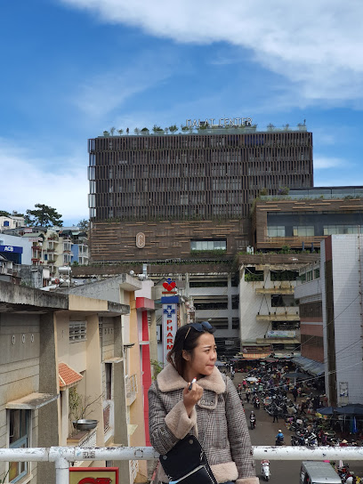 Khu chụp hình sống ảo Hong Kong bên hông chợ Đà Lạt