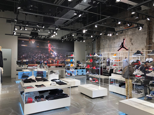 Shoe Store «Footaction», reviews and photos, 32 S State St, Chicago, IL 60603, USA