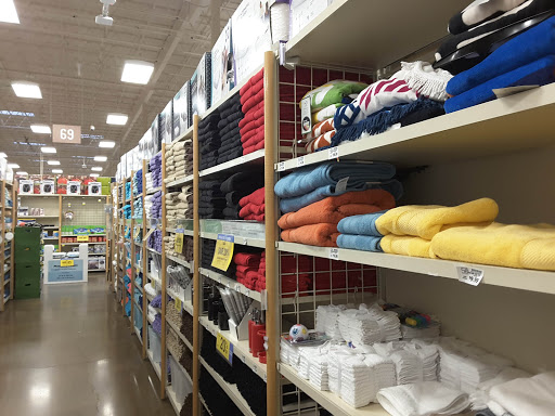 Shopping Mall «Gateway Shopping Center», reviews and photos, 9924 NE Halsey St, Portland, OR 97220, USA