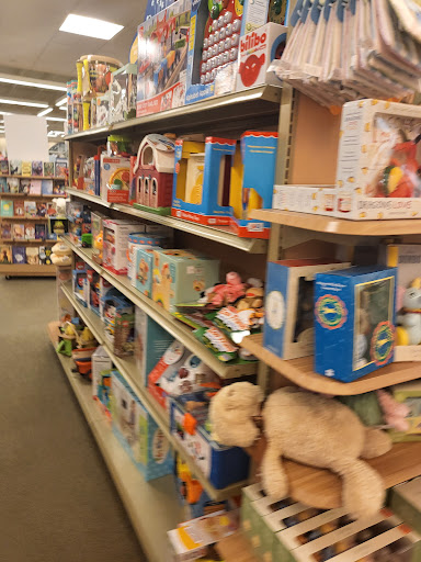 Book Store «Barnes & Noble Booksellers The Shops at River Crossing», reviews and photos, 8675 River Crossing Blvd, Indianapolis, IN 46240, USA