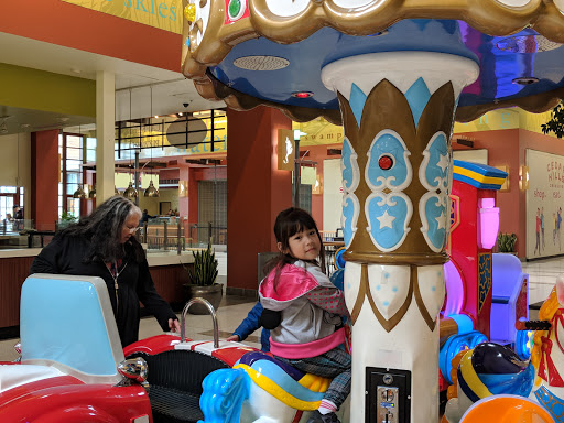 Shopping Mall «Cedar Hills Crossing», reviews and photos, 3205 SW Cedar Hills Blvd, Beaverton, OR 97005, USA