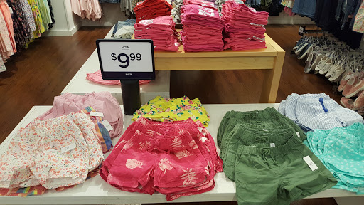 Clothing Store «Gap», reviews and photos, 18511 Outlet Blvd, Chesterfield, MO 63005, USA