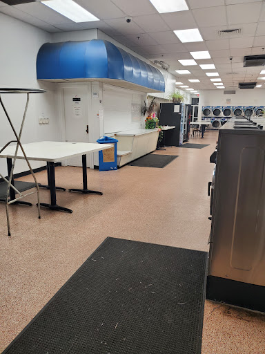 Laundromat «Sunlight Cleaners & Laundromat - Westerville», reviews and photos, 28 Westerville Square, Westerville, OH 43081, USA