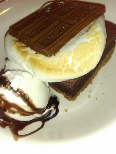 American Restaurant «Cracker Barrel Old Country Store», reviews and photos, 970 W Pointe Ct, Lithia Springs, GA 30122, USA