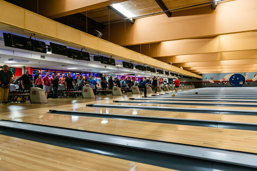 Bowling Alley «Country Lanes», reviews and photos, 30250 W Nine Mile Rd, Farmington Hills, MI 48336, USA