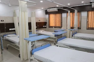 𝗩𝗶𝗯𝗿𝗮𝗻𝘁 𝗠𝘂𝗹𝘁𝗶𝘀𝗽𝗲𝗰𝗶𝗮𝗹𝗶𝘁𝘆 𝗛𝗼𝘀𝗽𝗶𝘁𝗮𝗹 - 24*7 Emergency/ICU Hospital/Laparoscopic Hospital/Best Multispeciality Hospital in Vapi image