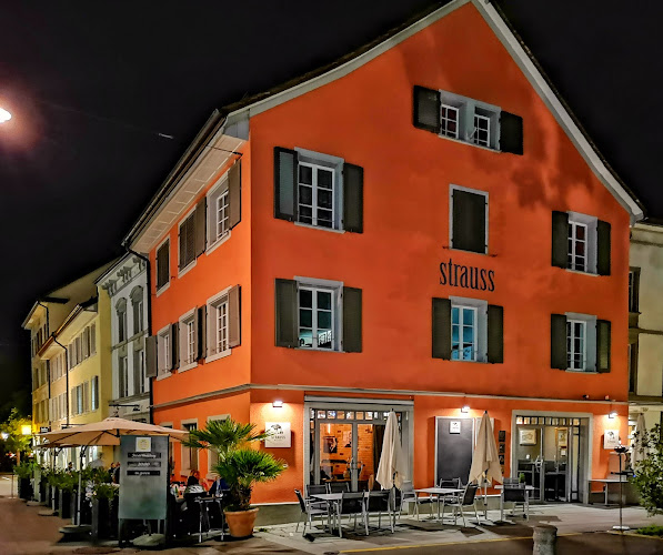 STRAUSS | Restaurant | Vineria & Bar Öffnungszeiten