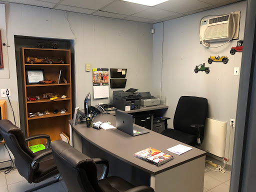 Used Car Dealer «Ross Motor Cars», reviews and photos, 174 E Main St, Torrington, CT 06790, USA