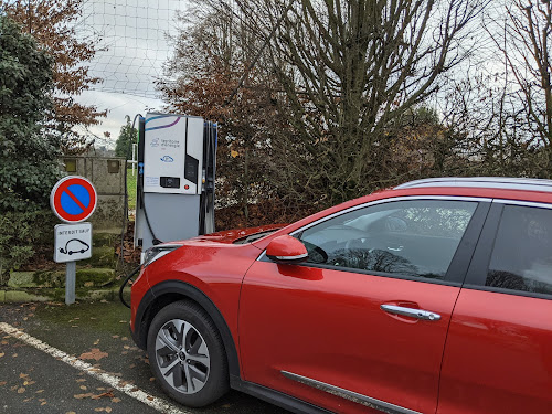 Borne de recharge de véhicules électriques KiWhi Pass Charging Station Sées