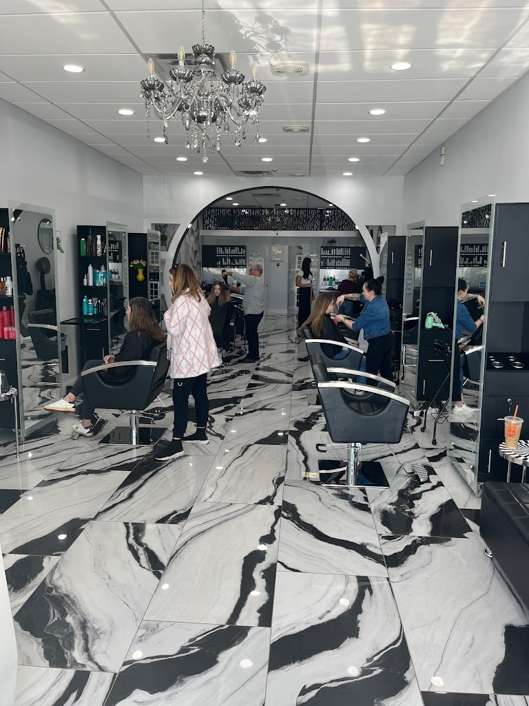 Splendid Hair Salon 32259