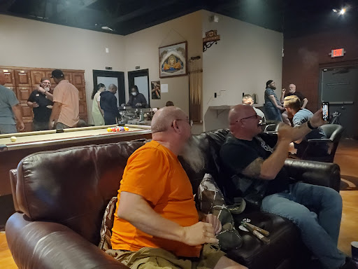 Tobacco Shop «Tobacco Town», reviews and photos, 17108 Fort St, Riverview, MI 48193, USA