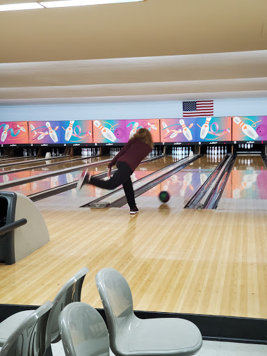 Bowling Alley «Beverly Lanes», reviews and photos, 8 Beverly Ln, Arlington Heights, IL 60004, USA