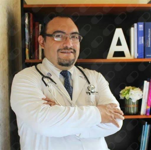 Dr. Noel Amaro Lima, Urólogo