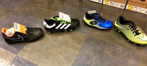 Sporting Goods Store «Big 5 Sporting Goods», reviews and photos, 2856 Willamette St, Eugene, OR 97405, USA