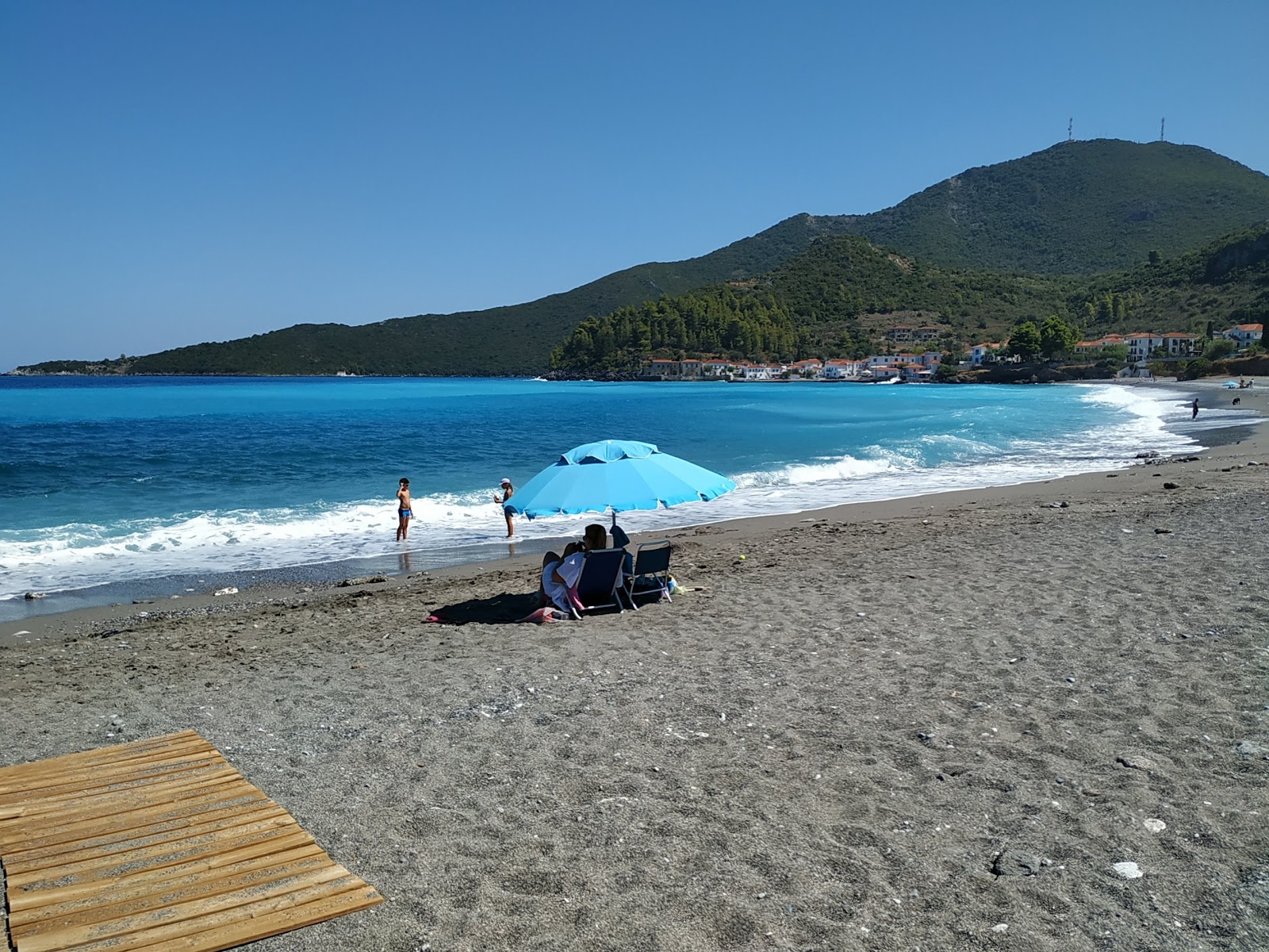 Foto av Zorakas Bay beach med blått vatten yta