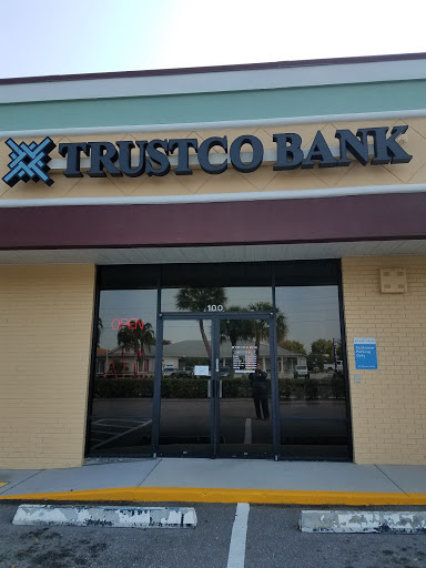 First Federal Bank in Apollo Beach, Florida