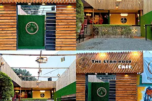 The star roof cafe image