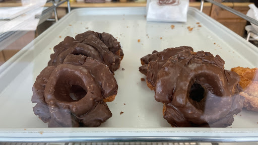 Donut Shop «16th Street Donut Shop», reviews and photos, 1601 F St, Sacramento, CA 95814, USA