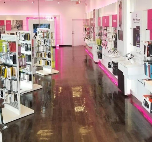 Cell Phone Store «T-Mobile», reviews and photos, 6 W North Ave, Northlake, IL 60164, USA