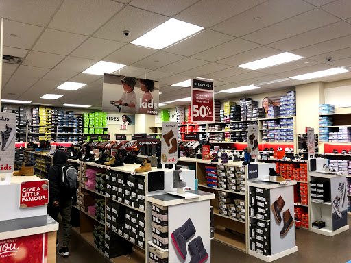 Shoe Store «Famous Footwear», reviews and photos, 40-24 College Point Blvd, Flushing, NY 11354, USA