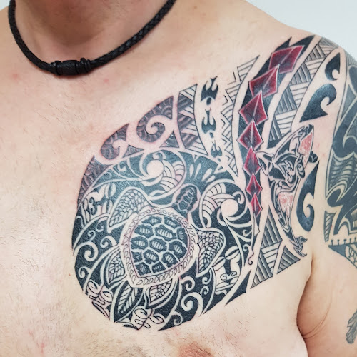 Rezensionen über Kerry Queen Tattoo in Delsberg - Tattoostudio