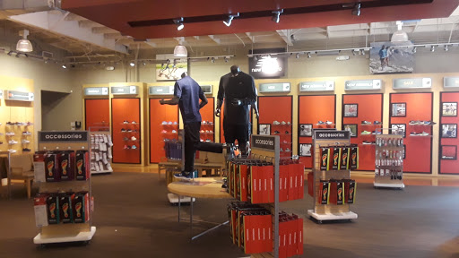 Shoe Store «New Balance», reviews and photos, 270 S Arroyo Pkwy, Pasadena, CA 91105, USA