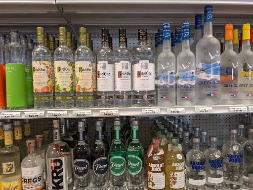 Liquor Store «North Salem Beverage», reviews and photos, 2829 Lancaster Dr NE, Salem, OR 97305, USA
