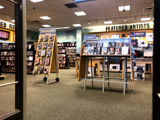 Book Store «Barnes & Noble», reviews and photos, 58 S 32nd St, Camp Hill, PA 17011, USA