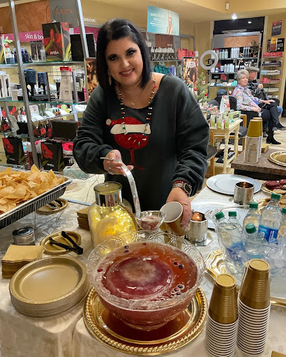 Beauty Salon «Strands Hair Spa and Boutique», reviews and photos, 2918 Nall St, Port Neches, TX 77651, USA