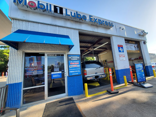 Car Wash «Simoniz Car Wash», reviews and photos, 2502 W Davis St, Conroe, TX 77304, USA