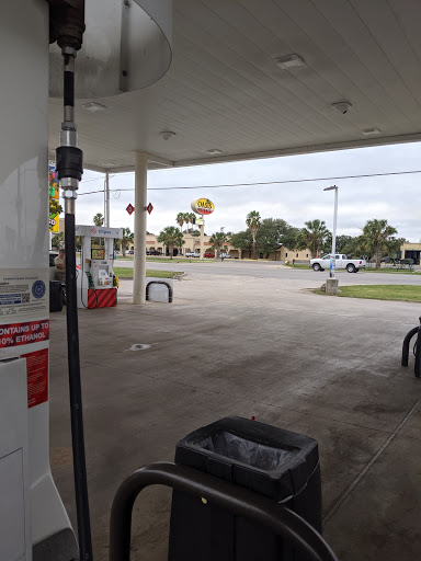 Convenience Store «Stripes», reviews and photos, 2815 E Main St, Uvalde, TX 78801, USA