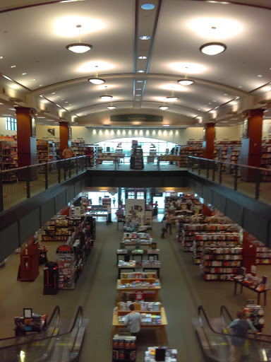 Book Store «Barnes & Noble», reviews and photos, 7 Holyoke St, Holyoke, MA 01040, USA