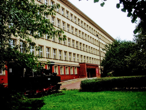 Szkoły mechatroniki Warszawa