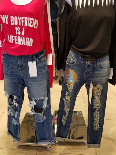 Clothing Store «Discovery Clothing Company», reviews and photos, 660 Centerview Blvd, Kissimmee, FL 34741, USA