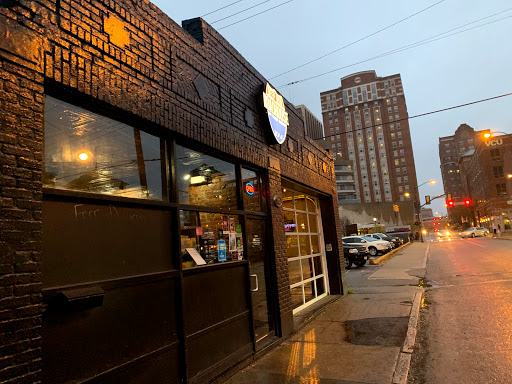 Restaurant «Deep Run Roadhouse - VCU/Laurel St.», reviews and photos, 309 N Laurel St, Richmond, VA 23220, USA