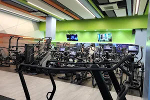 Surge Fitness + Lifestyle MPlace, QC Club image