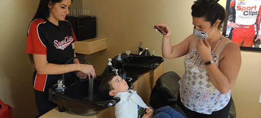 Hair Salon «Sport Clips Haircuts of Davie - Tower Shops», reviews and photos, 2052 S University Dr, Davie, FL 33324, USA