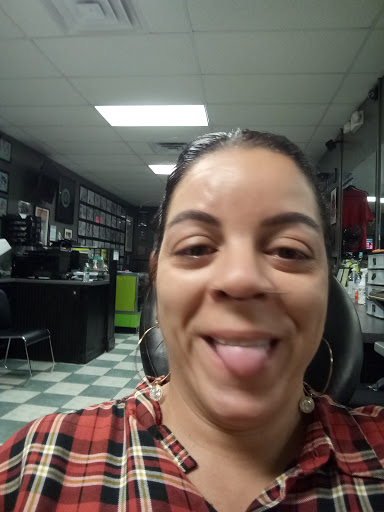 Tattoo Shop «Paper City Tattoo», reviews and photos, 1735 Northampton St, Holyoke, MA 01040, USA