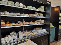 Fabrication du fromage du Restaurant Fromagerie Lion d'or à Gisors - n°5