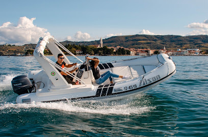 Navtik-kanal / Rent a boat Izola / Najem plovil / Navtični tečaji