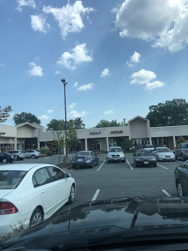 Shopping Mall «Pines Shopping Center», reviews and photos, 650 Elden St, Herndon, VA 20170, USA