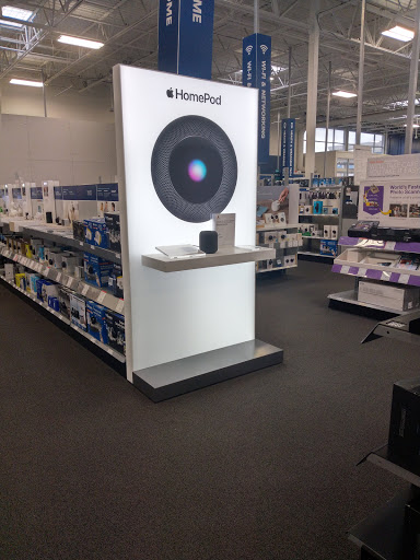 Shopping Mall «Newport Plaza», reviews and photos, 125 Eighteenth St, Jersey City, NJ 07310, USA