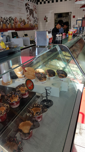 Ice Cream Shop «Cold Stone Creamery», reviews and photos, 14370 Culver Dr #1, Irvine, CA 92604, USA