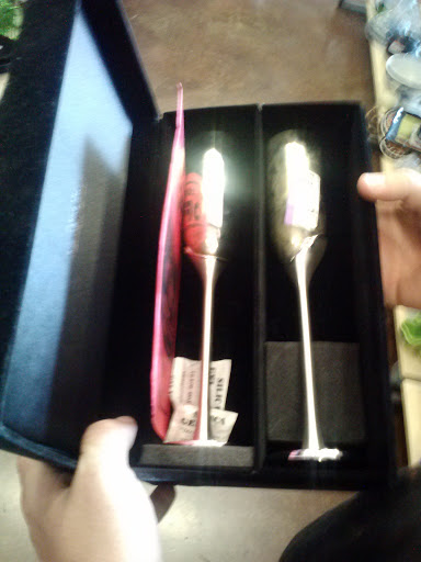 Furniture Store «Goodwill Redesign San Tan Store & Donation Center», reviews and photos, 2756 S Market St, Gilbert, AZ 85295, USA