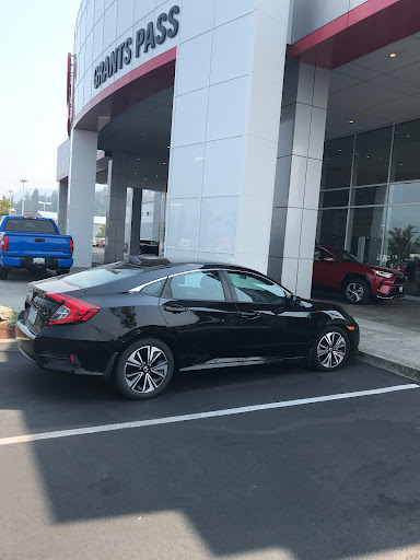 Car Dealer «Grants Pass Toyota», reviews and photos, 375 Redwood Hwy, Grants Pass, OR 97527, USA