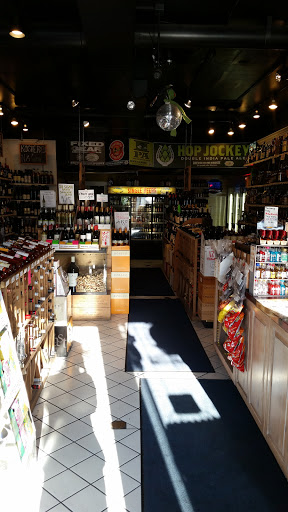Liquor Store «Downer Wine & Spirits», reviews and photos, 2638 N Downer Ave, Milwaukee, WI 53211, USA
