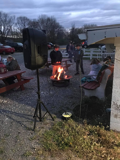 Drive-in Movie Theater «Sky-Vu Drive-In Theater», reviews and photos, 813 E Market St, Lykens, PA 17048, USA