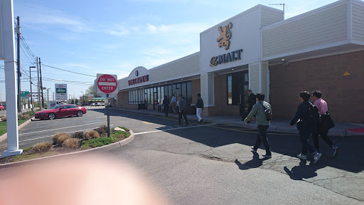 Liquor Store «Wine Chateau», reviews and photos, 1021 St George Ave #1, Colonia, NJ 07067, USA